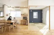 ダイニング横の畳コーナー